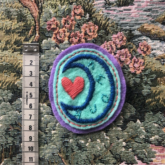 🧵 Sew-on patch - Moon & « Amour » - handmade - Picture 2 of 3